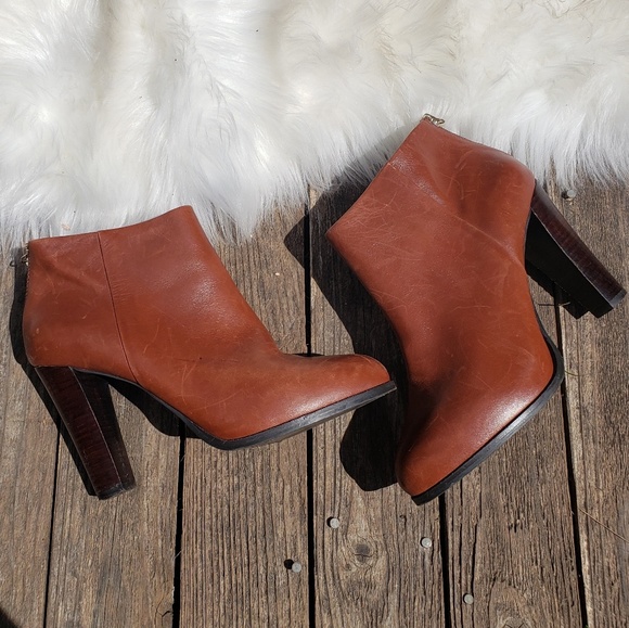 Banana Republic Shoes - Banana Republic 8M Ankle Booties Heel